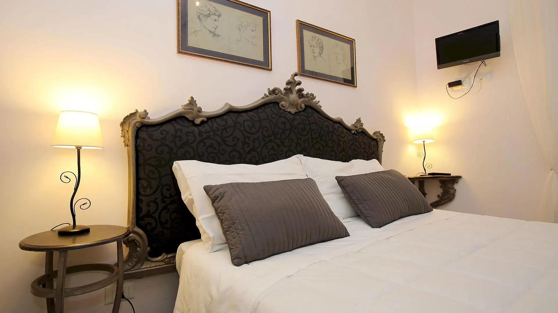 Amica Roma Guest House